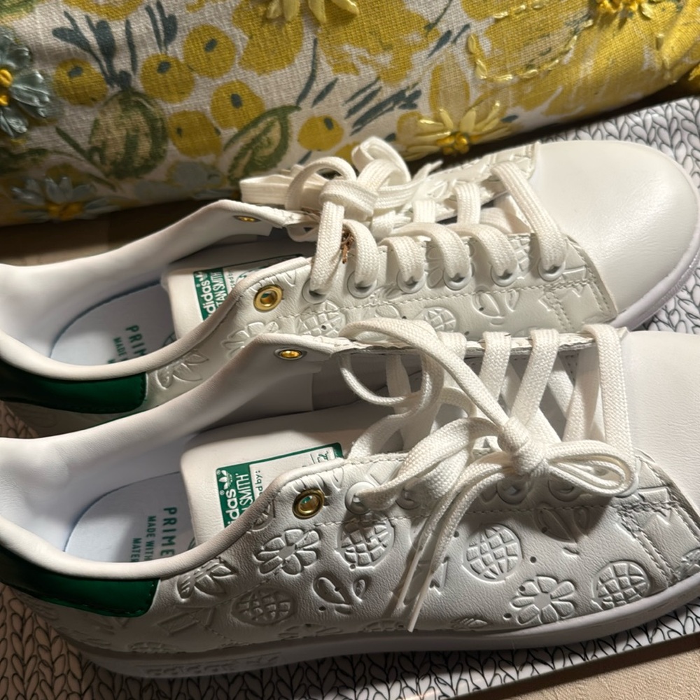 Adidas Stan Smith FX5674 “Embossed Graphics” Sneakers